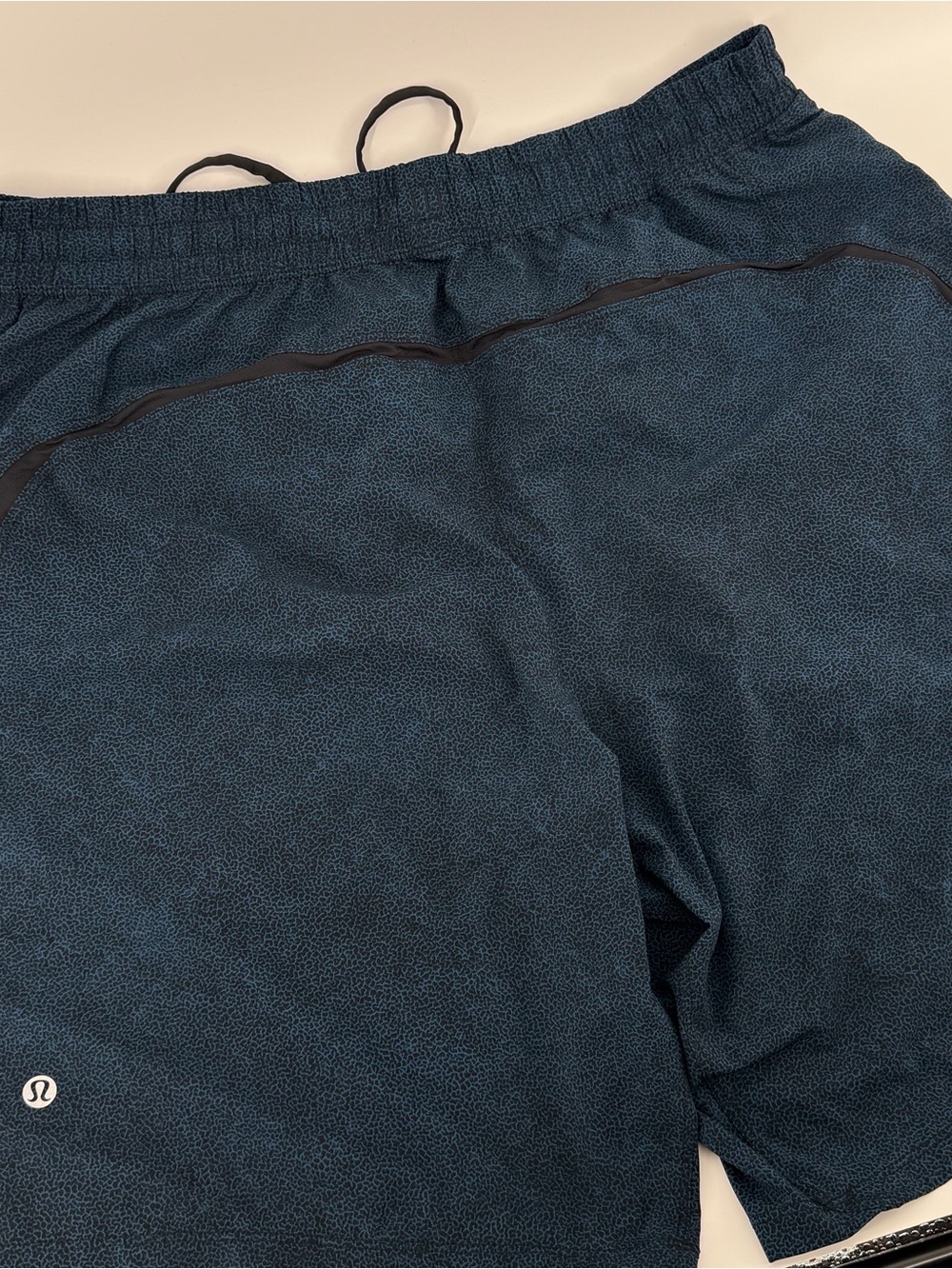 Lululemon Pace Breaker Shorts Men’s XL Carbon Blue Black Linerless 9.5” Athletic